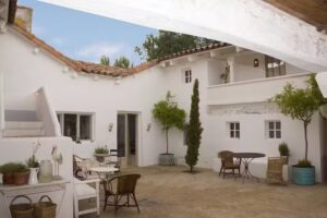 La Santa Bed & Breakfast