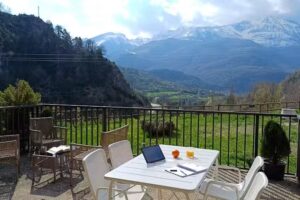 La Terraza de Escarrilla, con piscina