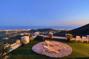 La Zenaida Luxury Tourist Apartments