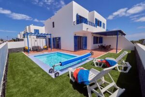 Lanzarote Lates &ndash; Holiday Villas