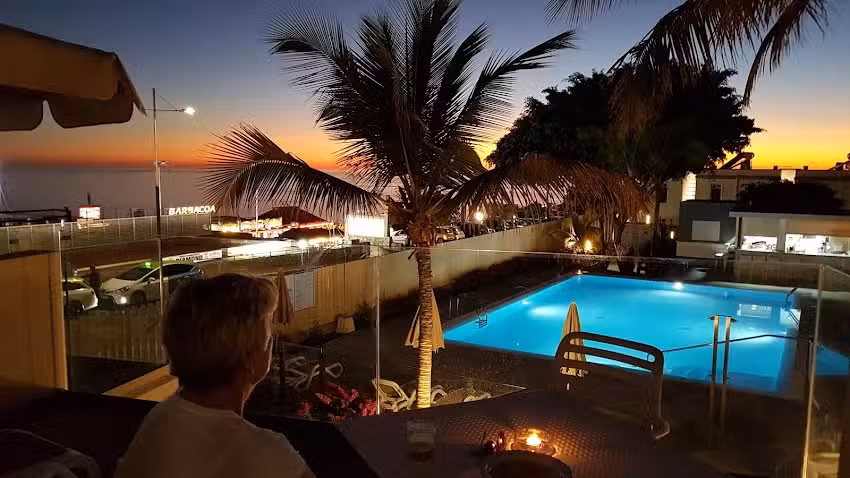 Las Buganvillas
