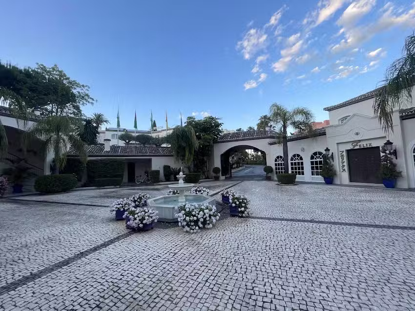 Las Dunas Grand Luxury Hotel