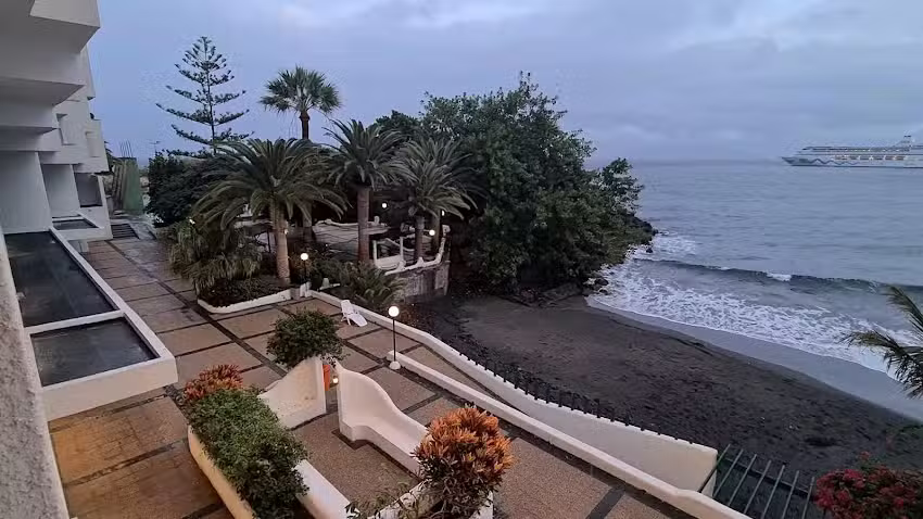 Las Gaviotas Beach I