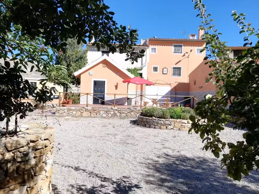 Le&ntilde;as Maestrat