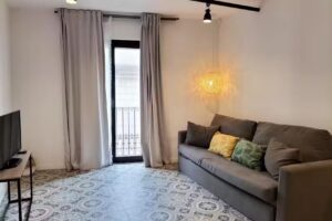 Liceu Apartments by gaiarooms