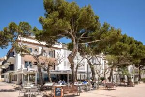 Logis H&ocirc;tel Tamariu