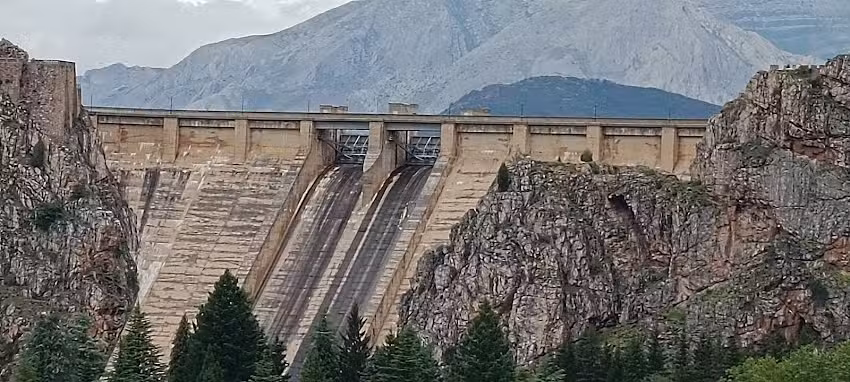 Los Barrios De Luna. Panor&aacute;mica