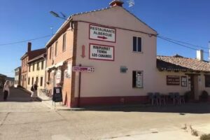 Los Canarios Albergue – Restaurante
