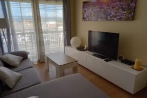 Lovely flat in central Vic with balcony