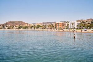 Lovely studio with seaview 700m from the beach