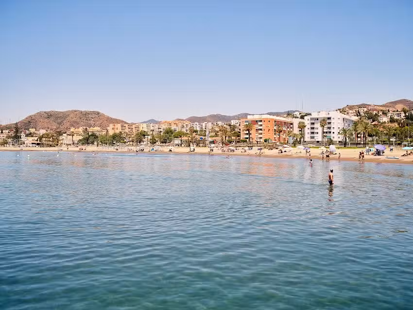 Lovely studio with seaview 700m from the beach