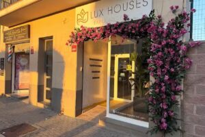 Lux Houses Experience