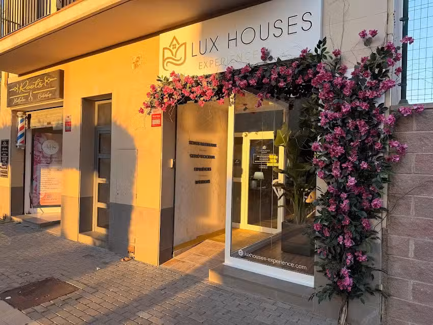 Lux Houses Experience