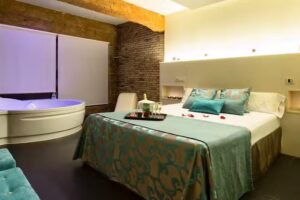 Luxor Barcelona Love Hotel