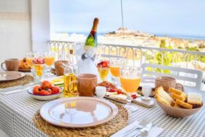 Marina Village Pe&ntilde;&iacute;scola