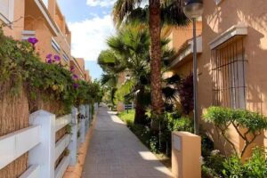 Marinas Sol &ndash; Tu Hogar Con Jard&iacute;n Privado!