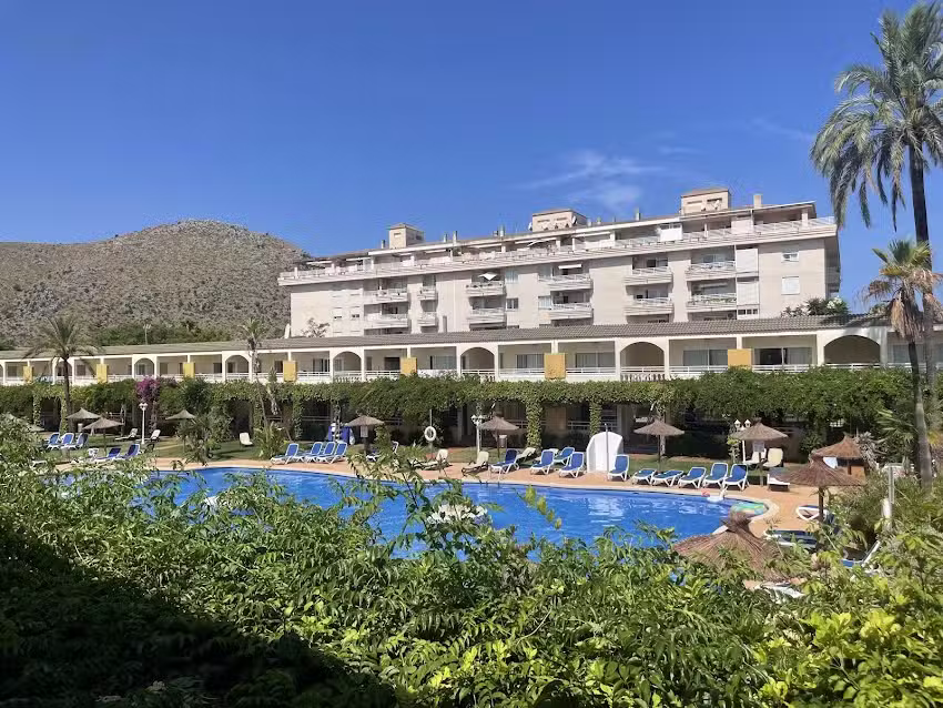 Mariner Club Apartments