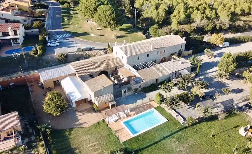 Mas Ramades &ndash; Pensada per adults