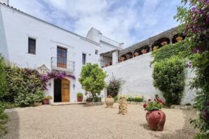 Masia Blanca &ndash; Alojamiento vacacional y eventos