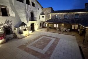 Masia Can Viver &ndash; Olive oil tourism B&B