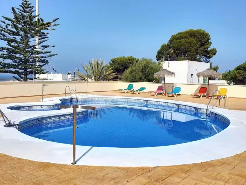 MeCa&ntilde;os &ndash; Vivienda tur&iacute;stica junto al mar con terraza y piscina en Ca&ntilde;os de Meca