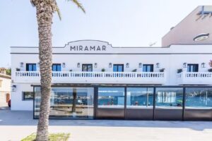 Miramar Restaurant & Suites