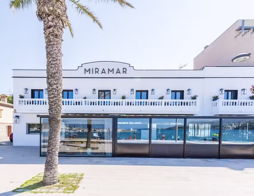 Miramar Restaurant & Suites
