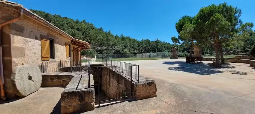 Mol&iacute; de Povia &ndash; Casa Rural