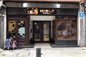 Moon Hostel Bilbo