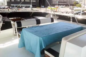 Motor Yacht Boatel Captain&rsquo;s Cabin