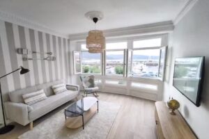 Muros sobre el Puerto (Apartamento Tur&iacute;stico)