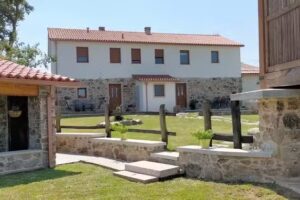 O Labrego. Apartamentos.