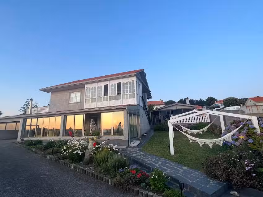 o so&ntilde;o Galicia (SURF // YOGA // SOULFOOD)