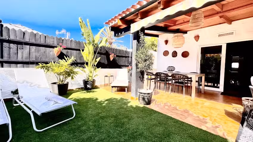 Oasis Beach Holiday Home ( Las tartanas 2)