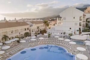 Ona Hollywood Mirage