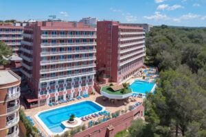 Ona Luna Park &ndash; Adults Friendly