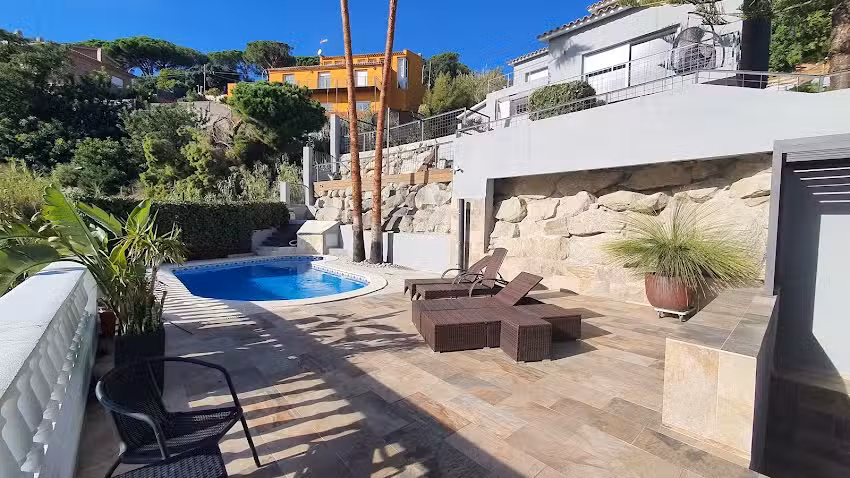 Opening Doors Premi&aacute; de Dalt