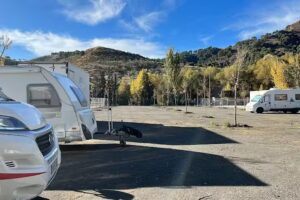 P&aacute;rking Caravanas AREA SERVICIO CENES