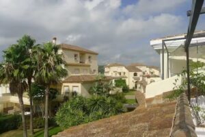 Paseo Mesas del Diente, Urb San roque Club.