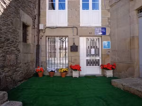 Pensi&oacute;n Aqua Rooms Sarria (Alojamiento Camino de Santiago)