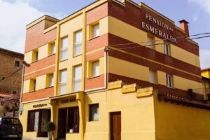 Pensi&oacute;n Esmeralda Laredo Cantabria