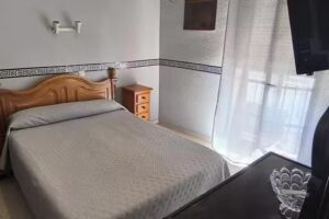 Pensi&oacute;n Hospeder&iacute;a Lucano(Y Por Horas)