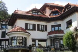 Pensi&oacute;n Kursaal