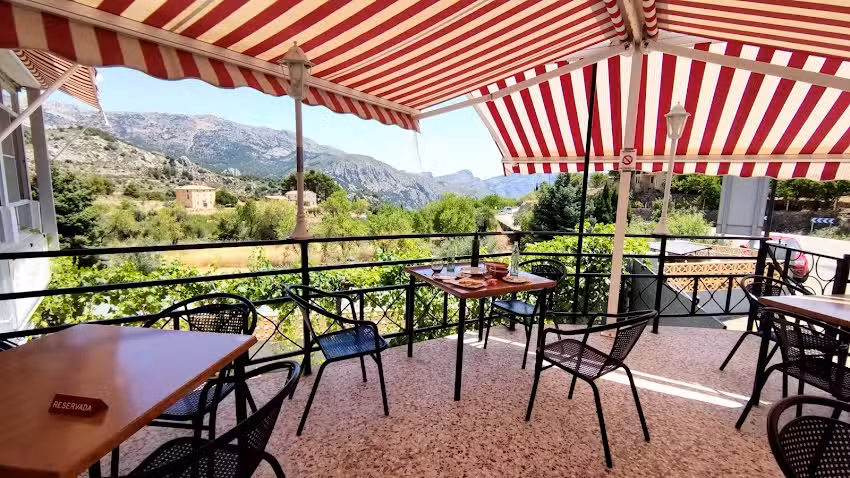 Pensi&oacute;n Restaurante El Pirineo