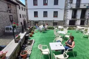 Pensión TXIKI – Hostal, Bar y Restaurante