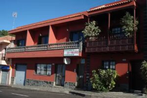 Pensi&oacute;n y Apartamentos Los Volcanes