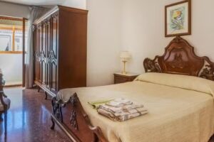 Pet Friendly Apartment Montalb&aacute;n