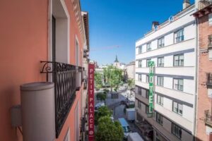 Petit Palace Tres Cruces