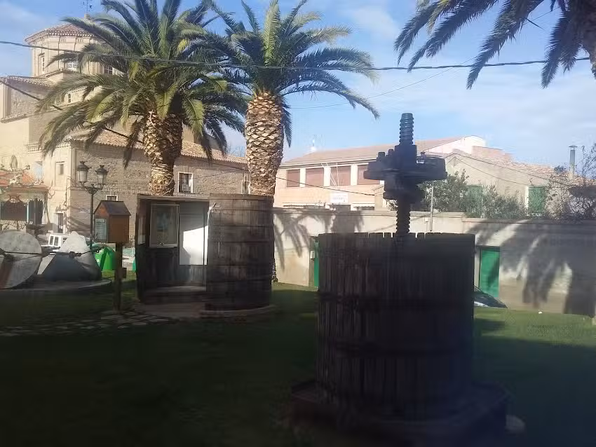 Plaza de Espa&ntilde;a Almonacid de la Sierra