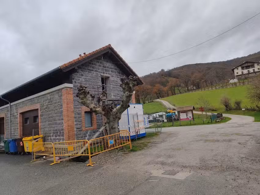 PLAZOLA Antigua estacion de tren de leitza